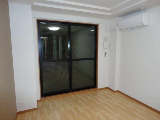 物件内観写真20　(シャッター雨戸(参照))