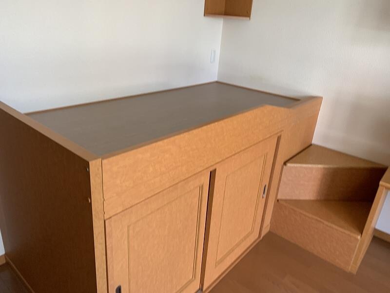 物件内観写真9　(ベッド付き、ベッド下収納あり。)