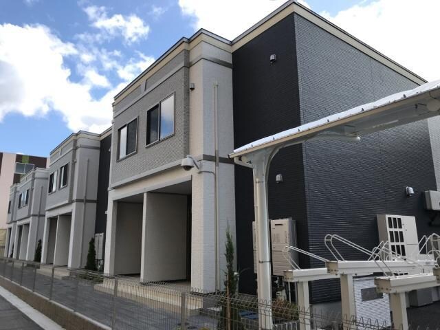 物件外観写真2　(外観写真（昼）)