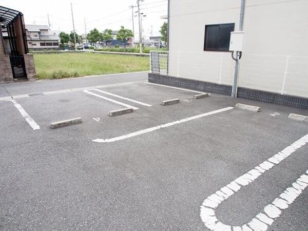 駐車場・駐輪場
