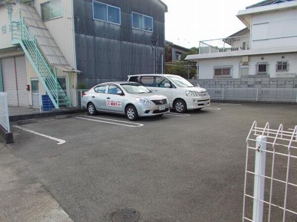 駐車場・駐輪場