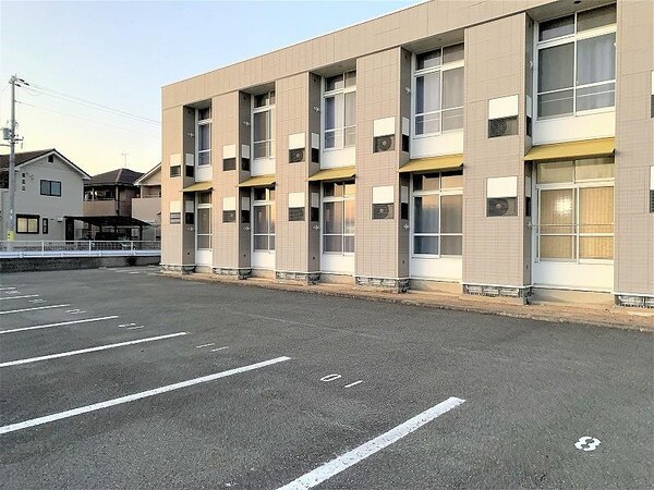 駐車場・駐輪場