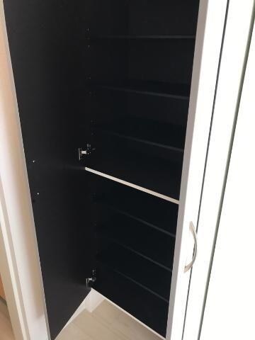 物件内観写真7　(玄関)