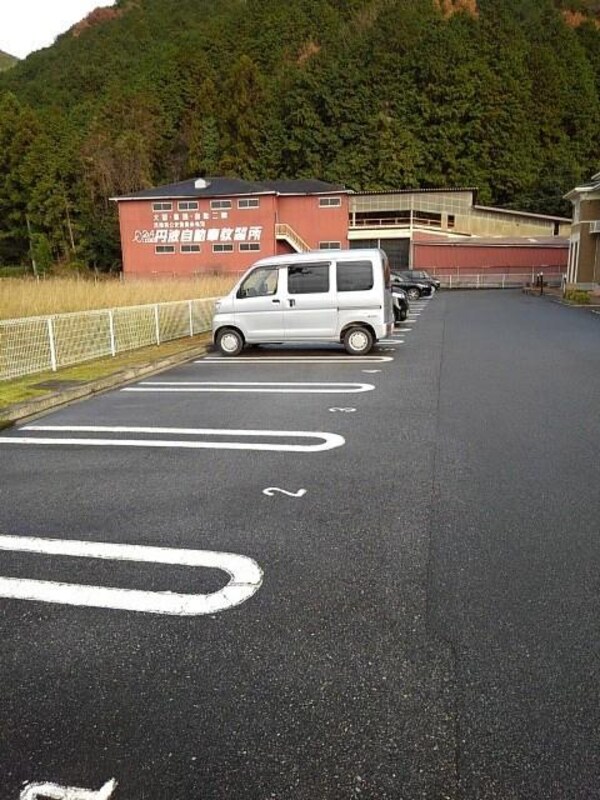 駐車場・駐輪場
