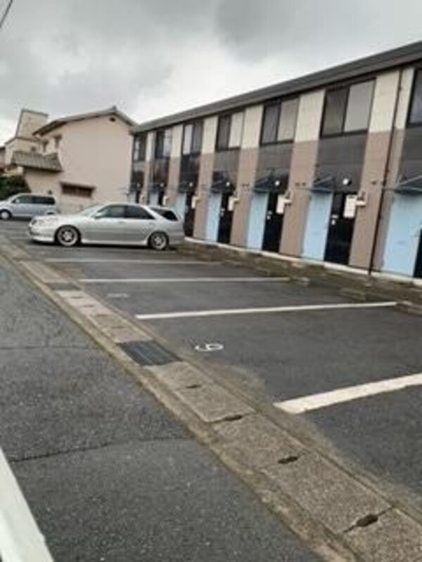 駐車場・駐輪場