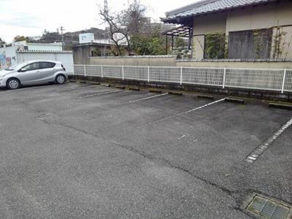 駐車場・駐輪場