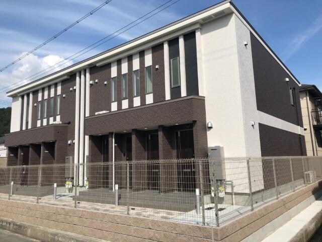 物件外観写真1　(外観写真（昼）)