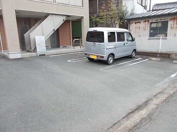 駐車場・駐輪場