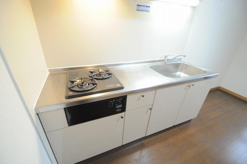 物件内観写真3　(明るく清潔感のあるキッチンです)