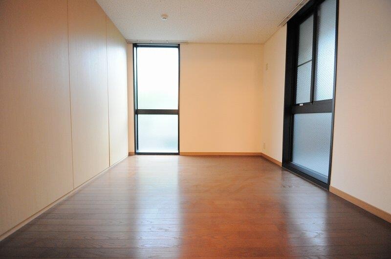 物件内観写真13　(ふたつの窓で日当たり抜群！！)