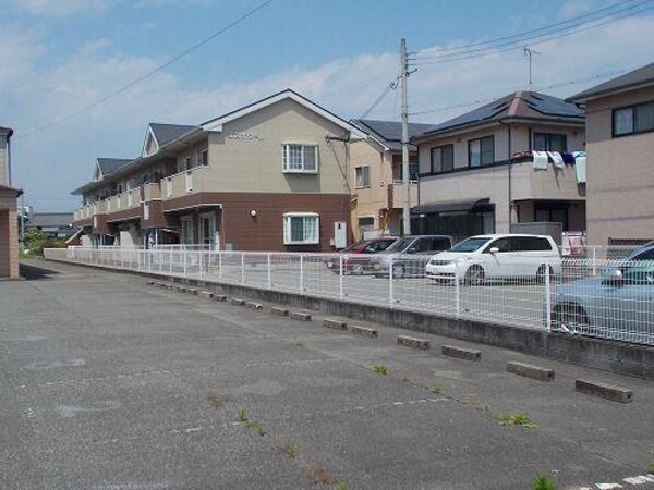 駐車場・駐輪場