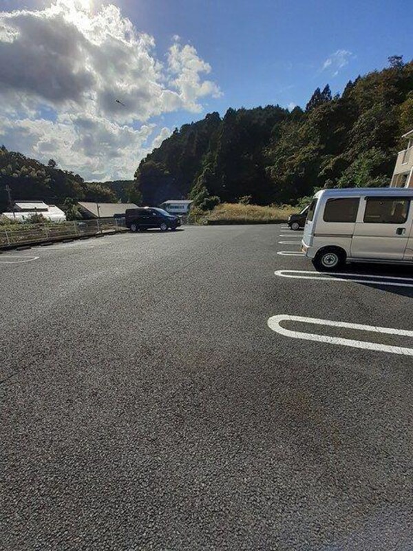 駐車場・駐輪場