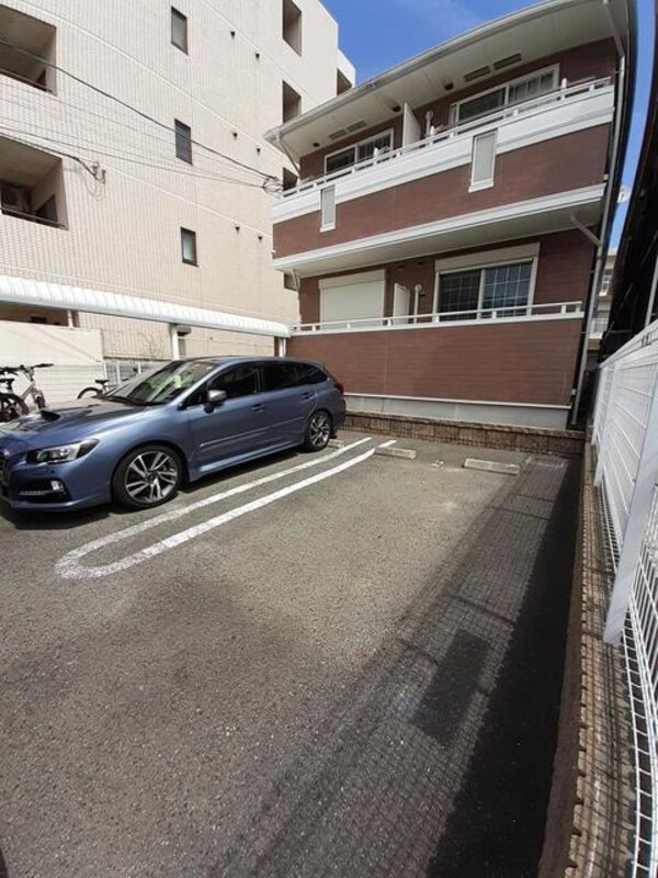 駐車場・駐輪場