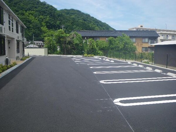 駐車場・駐輪場