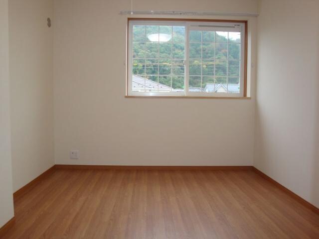 物件内観写真15　(南側洋室)