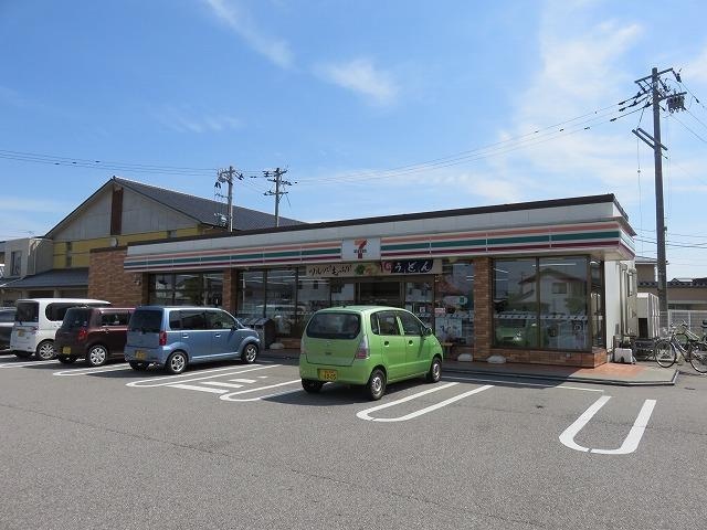 物件外観写真2　(セブンイレブン婦中上田島店まで290m)