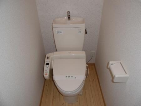 物件内観写真7　(温水洗浄暖房便座)