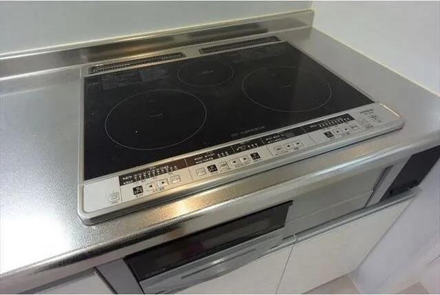 物件内観写真5　(IHクッキングヒーター／３口)