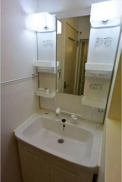 物件内観写真8　(洗髪洗面化粧台)