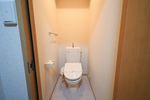 居室(温水洗浄便座)