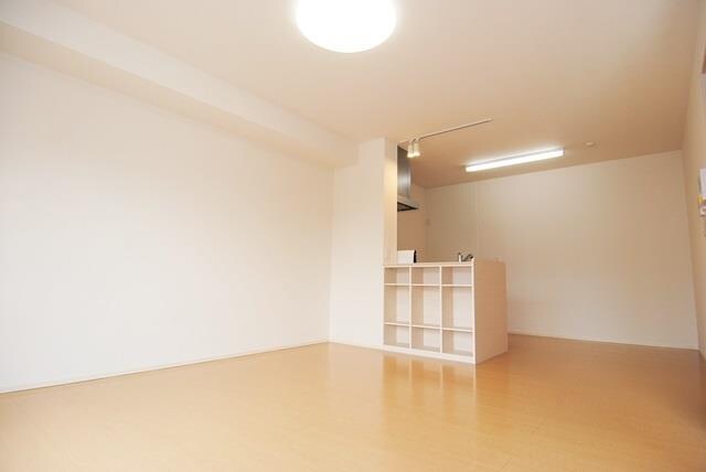 物件内観写真7　(フローリング)