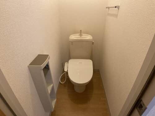 物件内観写真5　(温水洗浄便座)