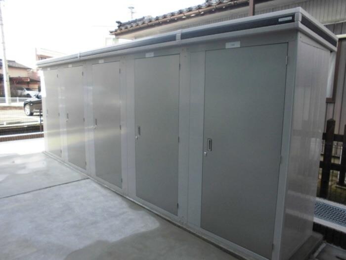 物件内観写真14　(物置)