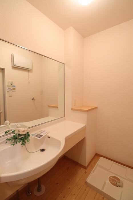 物件内観写真7　(洗髪洗面化粧台)