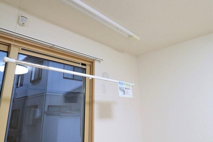 物件内観写真14　(室内物干し)