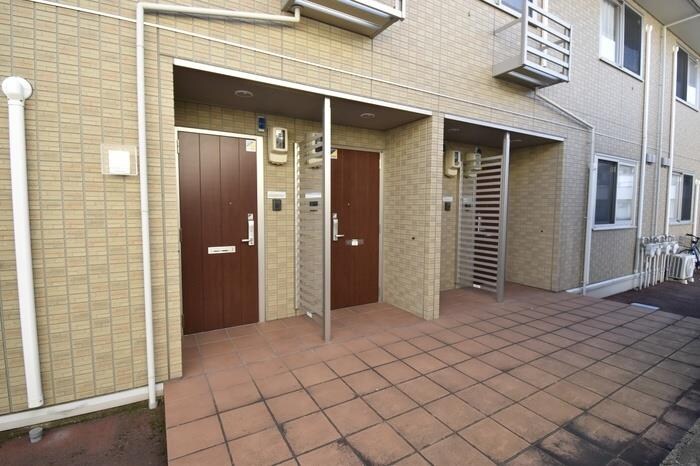 物件内観写真9　(エントランス)