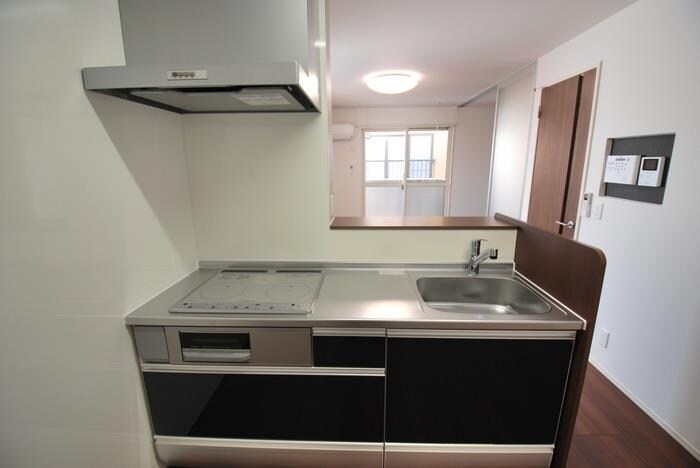 物件内観写真4　(対面カウンター)