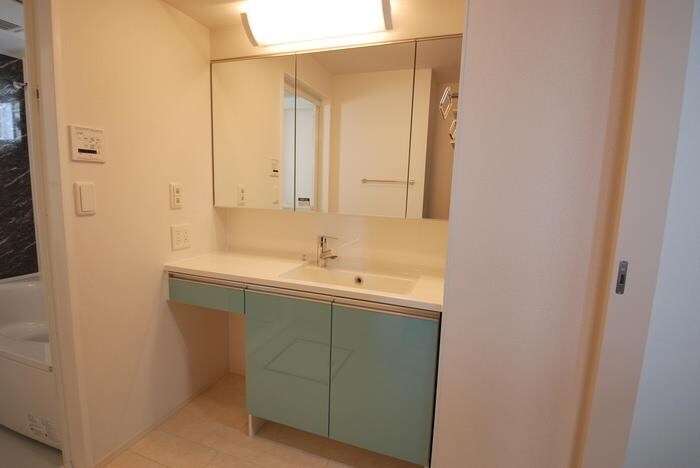物件内観写真8　(洗髪洗面化粧台)