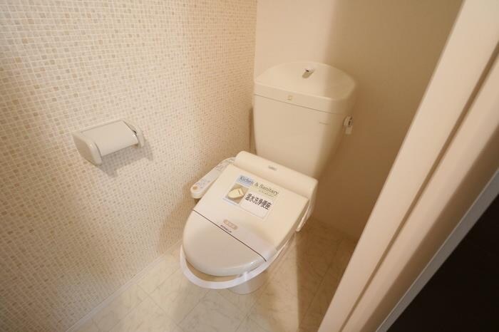 物件内観写真6　(温水洗浄暖房便座)