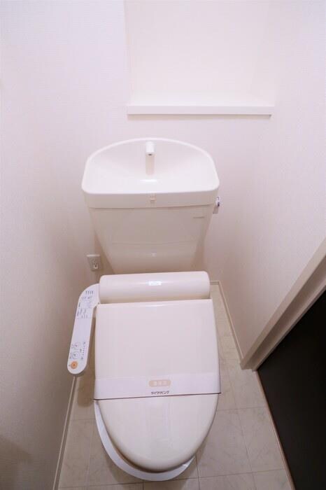 物件内観写真6　(温水洗浄暖房便座)