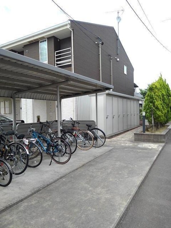 居室(駐輪場)