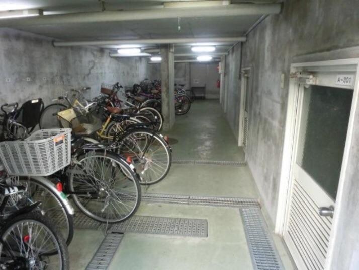 物件内観写真18　(駐輪場)