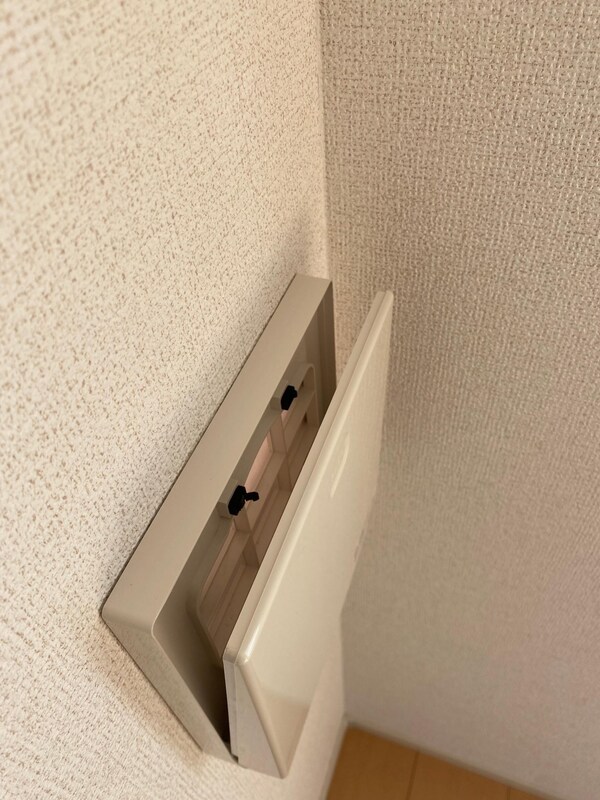 居室(サンルーム換気扇（横から）)