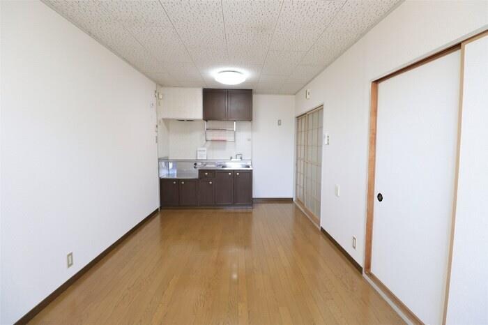 物件内観写真7　(LDK)