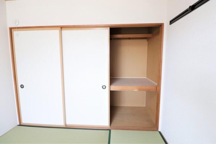 物件内観写真8　(押入)