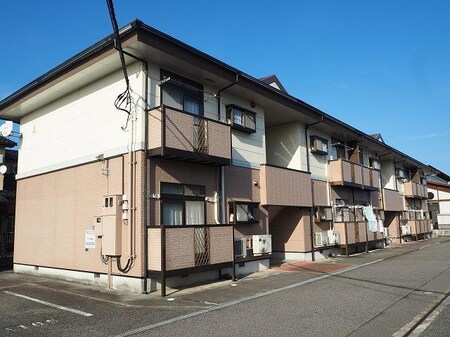 ヴィラージュ・ツボノIＡ外観写真