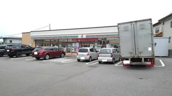 外観(セブン-イレブン 富山北代店まで350m)
