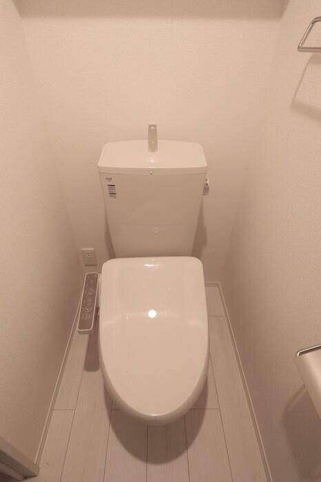 物件内観写真7　(温水洗浄暖房便座)