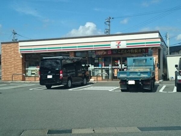 外観(セブンイレブン富山中川原店まで350m)