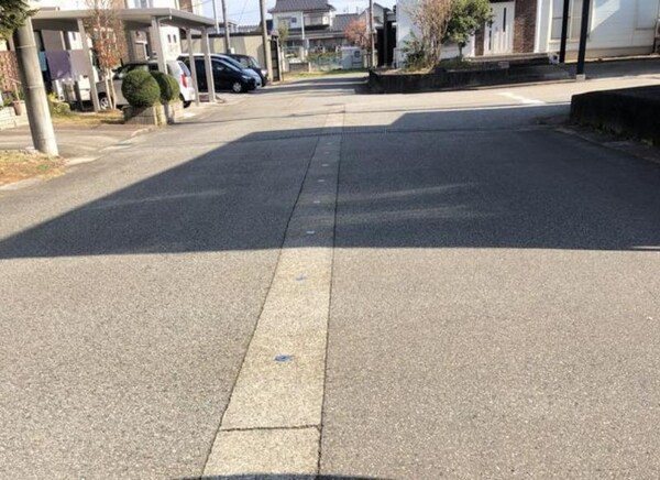 居室(前面道路　融雪あり)