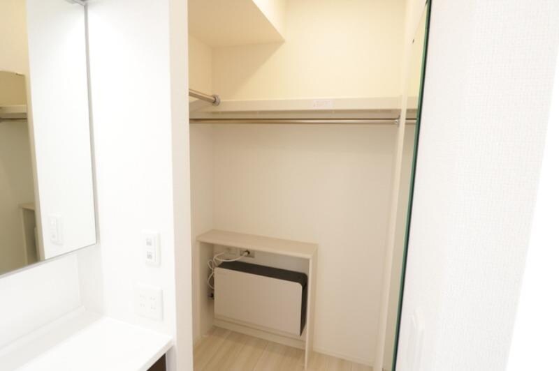物件内観写真8　(ウォークインクローゼット)