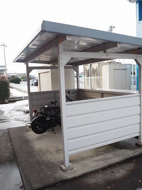 物件内観写真10　(駐輪場)