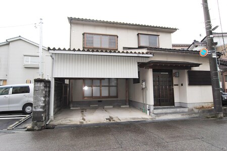 弥生町2丁目貸家外観写真