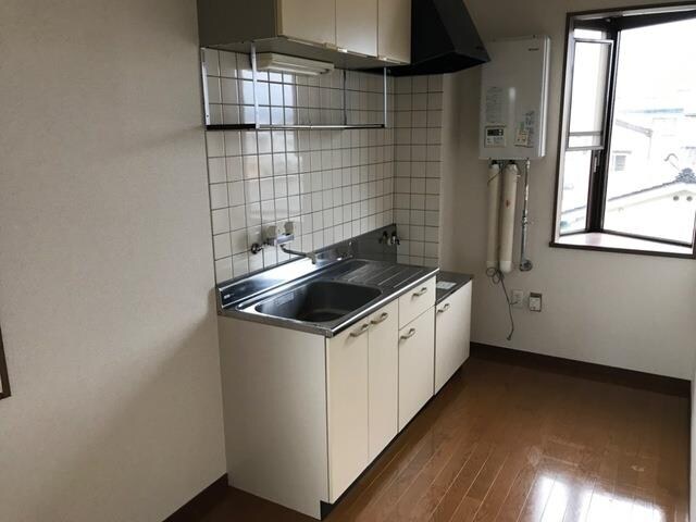 物件内観写真6　(窓あり)