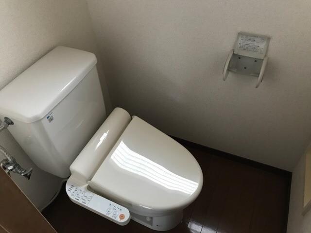 物件内観写真9　(温水洗浄便座)