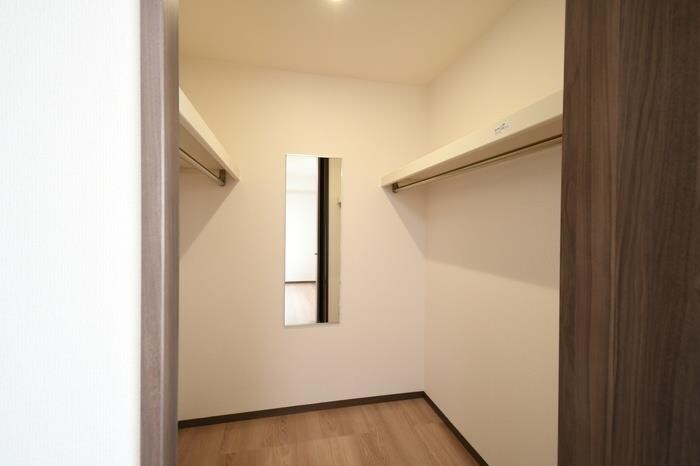 物件内観写真10　(ウォークインクローゼット)